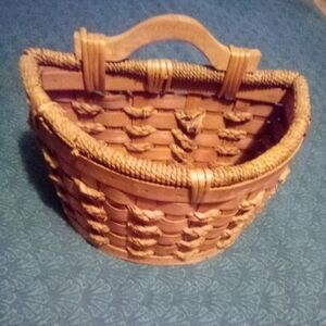 Large weave wooden wicker BasketVintage Brown Woven Basket